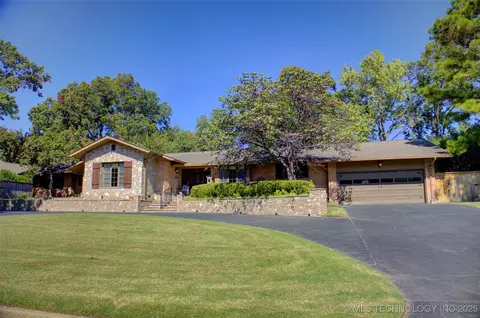 2879 E 34th St, Tulsa, OK 74105