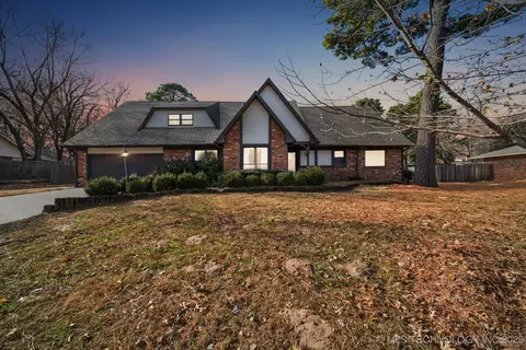 9752 S Lakewood Ave, Tulsa, OK 74137