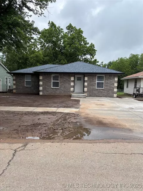 413 E 8th St, Cushing, OK 74023