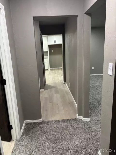 Entry Way - 413 E 8th St, Cushing, OK 74023 photo 1 of 1
