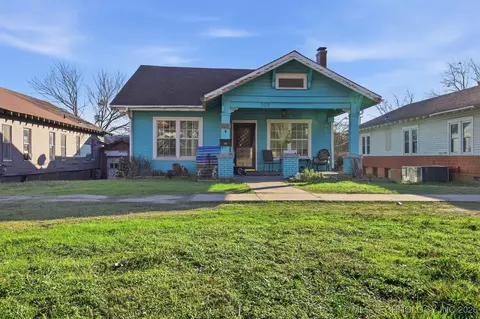 303 W Cummings St, Henryetta, OK 74437