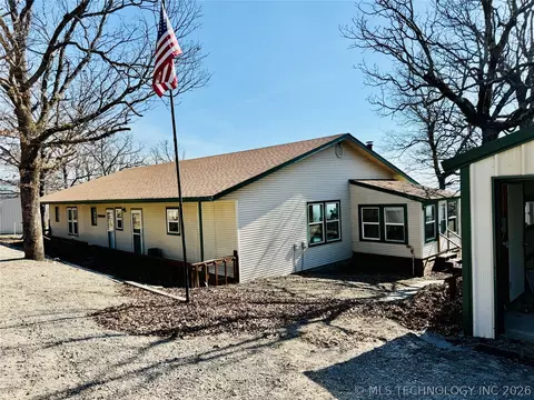 Exterior - 413804 E 1212 Rd, Eufaula, OK 74432 photo 2 of 19