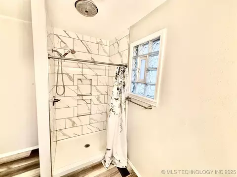 Bath - 413804 E 1212 Rd, Eufaula, OK 74432 photo 7 of 7