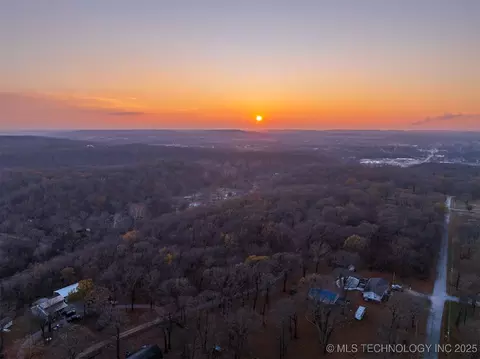 6594 E 563 Rd, Locust Grove, OK 74352