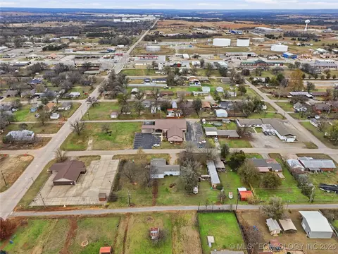View/Area - 1417 E Oak St, Cushing, OK 74023 photo 4 of 5