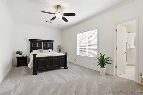 Bedroom - 1417 E Oak St, Cushing, OK 74023 photo 2 of 8