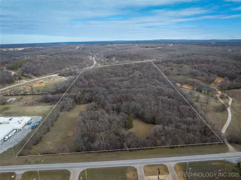 Hwy 82 S, Locust Grove, OK 74352