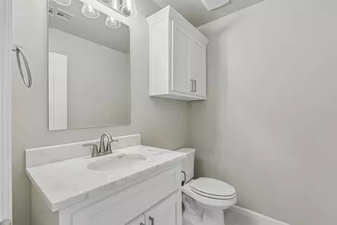 Bath - 101 E 165th St S, Glenpool, OK 74033 photo 7 of 11