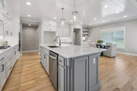 Kitchen - 101 E 165th St S, Glenpool, OK 74033 photo 5 of 5