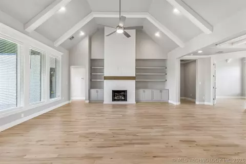 Living - 101 E 165th St S, Glenpool, OK 74033 photo 3 of 7