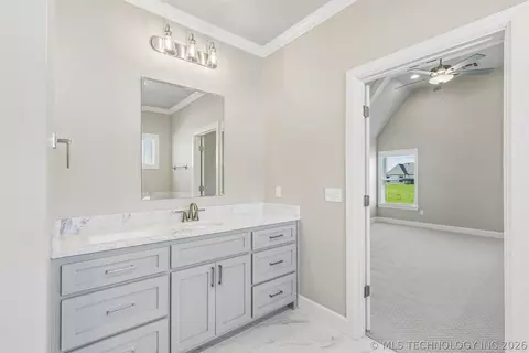 Entry Way - 101 E 165th St S, Glenpool, OK 74033 photo 2 of 4