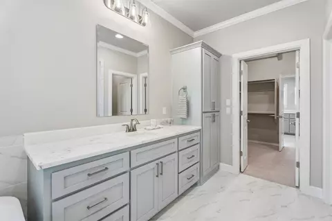 Bath - 101 E 165th St S, Glenpool, OK 74033 photo 3 of 11