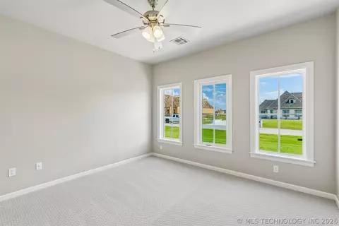 Bedroom - 101 E 165th St S, Glenpool, OK 74033 photo 6 of 18