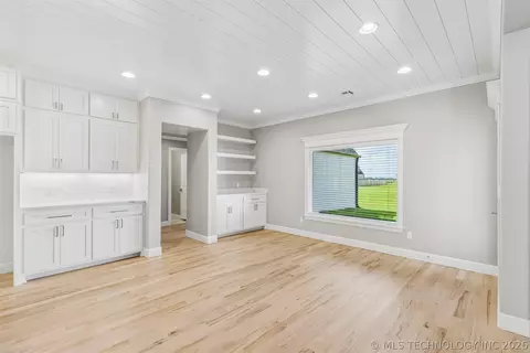 Living - 101 E 165th St S, Glenpool, OK 74033 photo 5 of 7