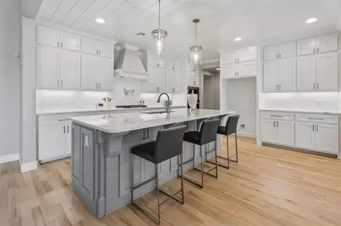 Kitchen - 101 E 165th St S, Glenpool, OK 74033 photo 4 of 5