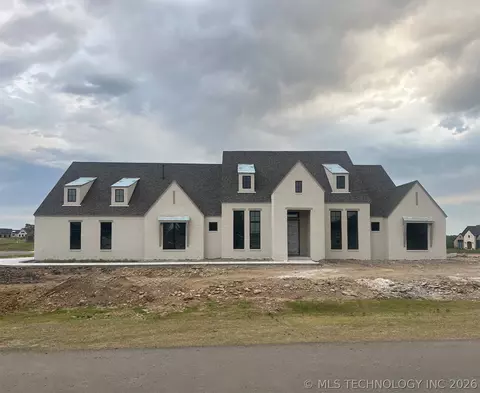 8387 E 108th Pl N, Owasso, OK 74055