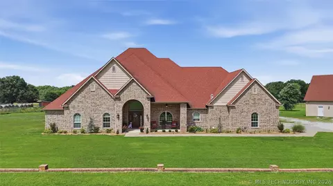 27318 E 758 Rd, Wagoner, OK 74467