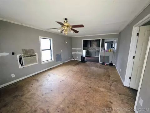 Living - 114 Elm St, Haskell, OK 74436 photo 1 of 1