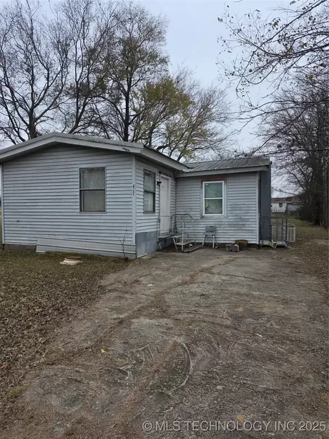 420 E Holly St, Haskell, OK 74436