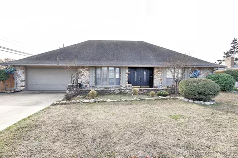 9456 E 39th St, Tulsa, OK 74145