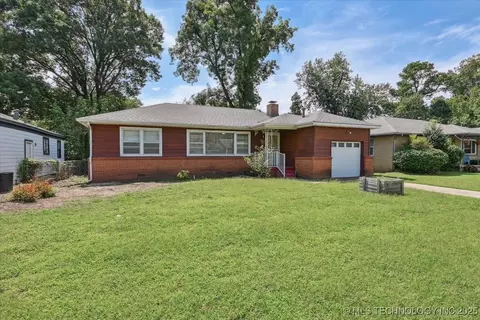 1434 E 52nd Pl, Tulsa, OK 74105 photo 2
