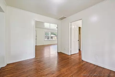 1434 E 52nd Pl, Tulsa, OK 74105 photo 10