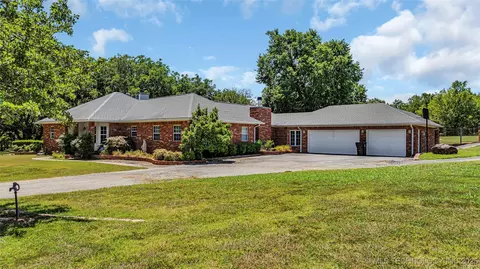 7023 Myall Rd, Lone Grove, OK 73443
