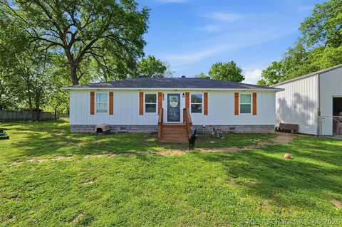 1175 W Pine St, Westville, OK 74965