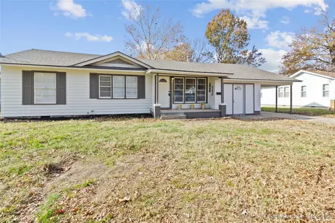 218 S Harris St, Pryor, OK 74361