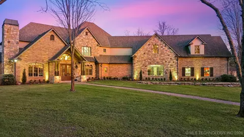 9931 N Chadford Rd, Owasso, OK 74055