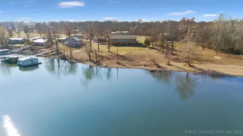 64521 E 256 Pl, Grove, OK 74344