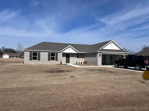 412 NW 7th St, Wagoner, OK 74467