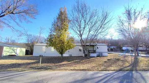 235 S Cherokee, Stilwell, OK 74960