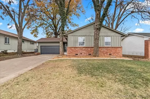 5749 E 26th St, Tulsa, OK 74114 photo 2