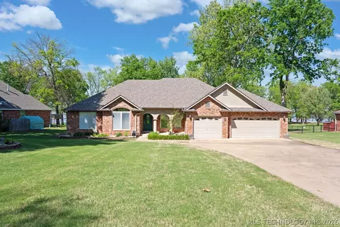 27204 S 125 Highway 9, Afton, OK 74331