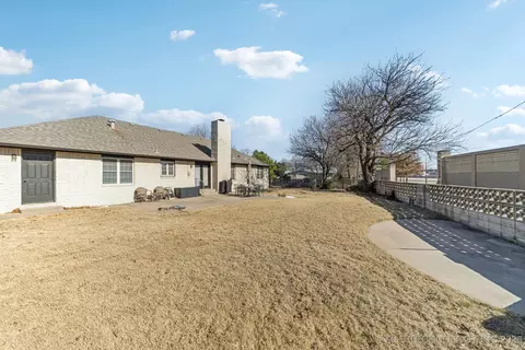 4428 E 49th St, Tulsa, OK 74135 photo 5