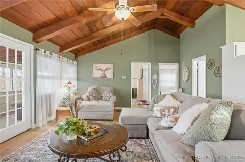 Living - 418321 E 1105 Rd, Checotah, OK 74426 photo 3 of 7