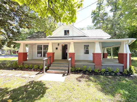 1020 N Vinita Ave, Tahlequah, OK 74464