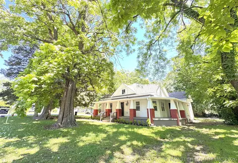 1020 N Vinita Ave, Tahlequah, OK 74464