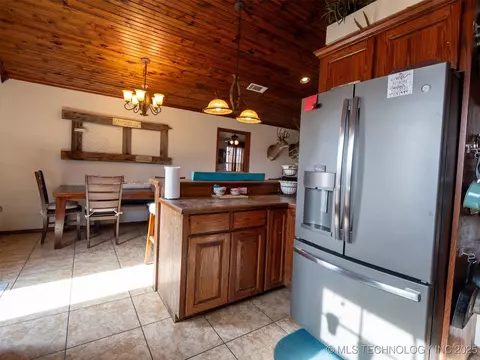 Kitchen - 8446 E Greasy Bend Rd, Stringtown, OK 74569 photo 3 of 5