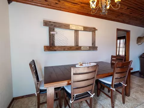 Dining - 8446 E Greasy Bend Rd, Stringtown, OK 74569 photo 2 of 2
