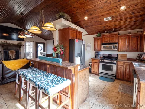 Kitchen - 8446 E Greasy Bend Rd, Stringtown, OK 74569 photo 1 of 5