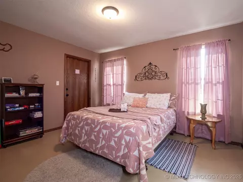 Bedroom - 8446 E Greasy Bend Rd, Stringtown, OK 74569 photo 6 of 12