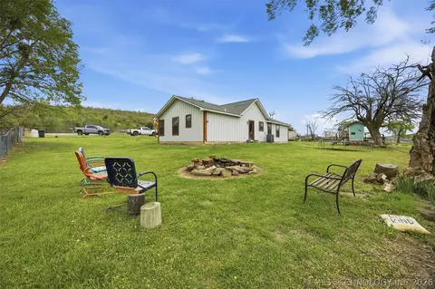 Exterior - 8446 E Greasy Bend Rd, Stringtown, OK 74569 photo 4 of 4