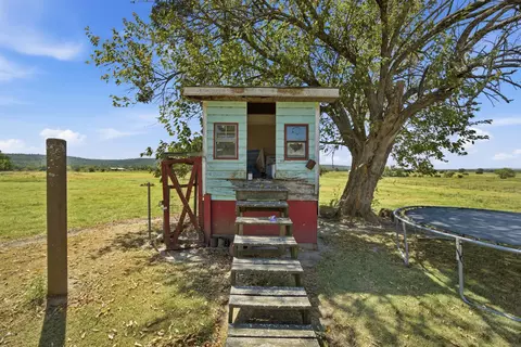 Exterior - 8446 E Greasy Bend Rd, Stringtown, OK 74569 photo 2 of 6