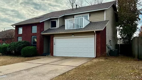 8932 E 87th Pl, Tulsa, OK 74133 photo 3