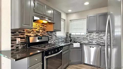 8932 E 87th Pl, Tulsa, OK 74133 photo 23