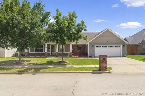 1812 Kendall Dr, Ardmore, OK 73401