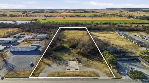 1203 S Chouteau Ave, Chouteau, OK 74337