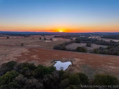 60 S County Road 4440, Mccurtain, OK 74944